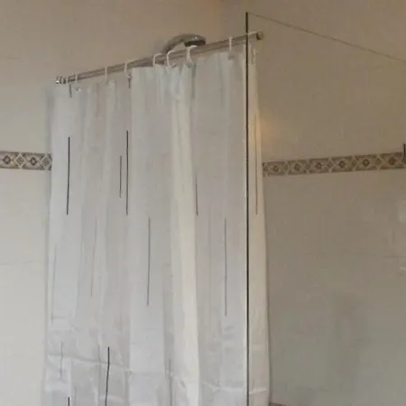 Affittacamere Residencia Faz As Pazes Atouguia Da Baleia